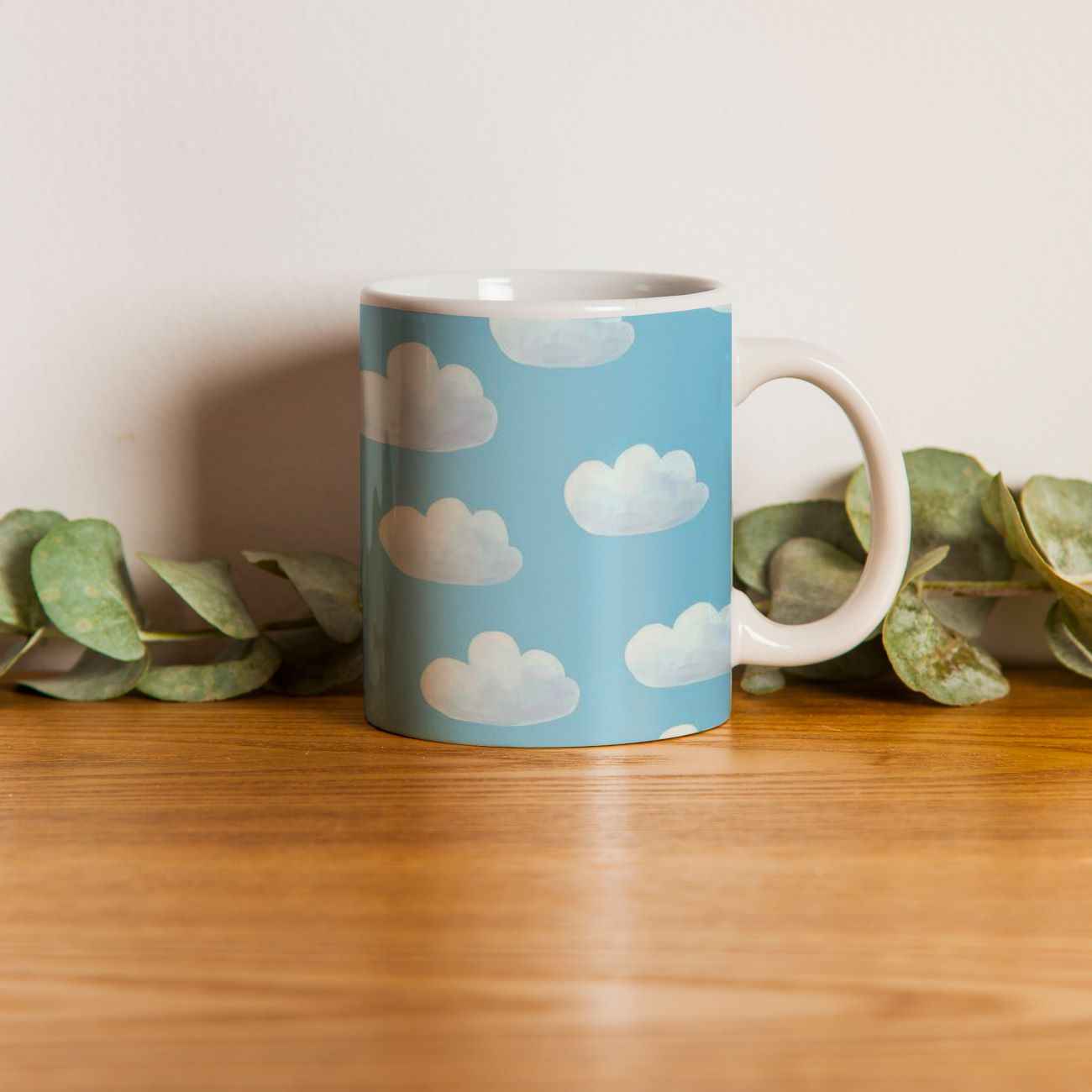 Keramik-Kaffeebecher mit Wolken-Design