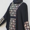 Abaya noire pour femmes avec design floral, modèle Noura