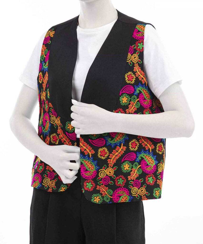 Gilet brodé pour femmes avec design Paisley