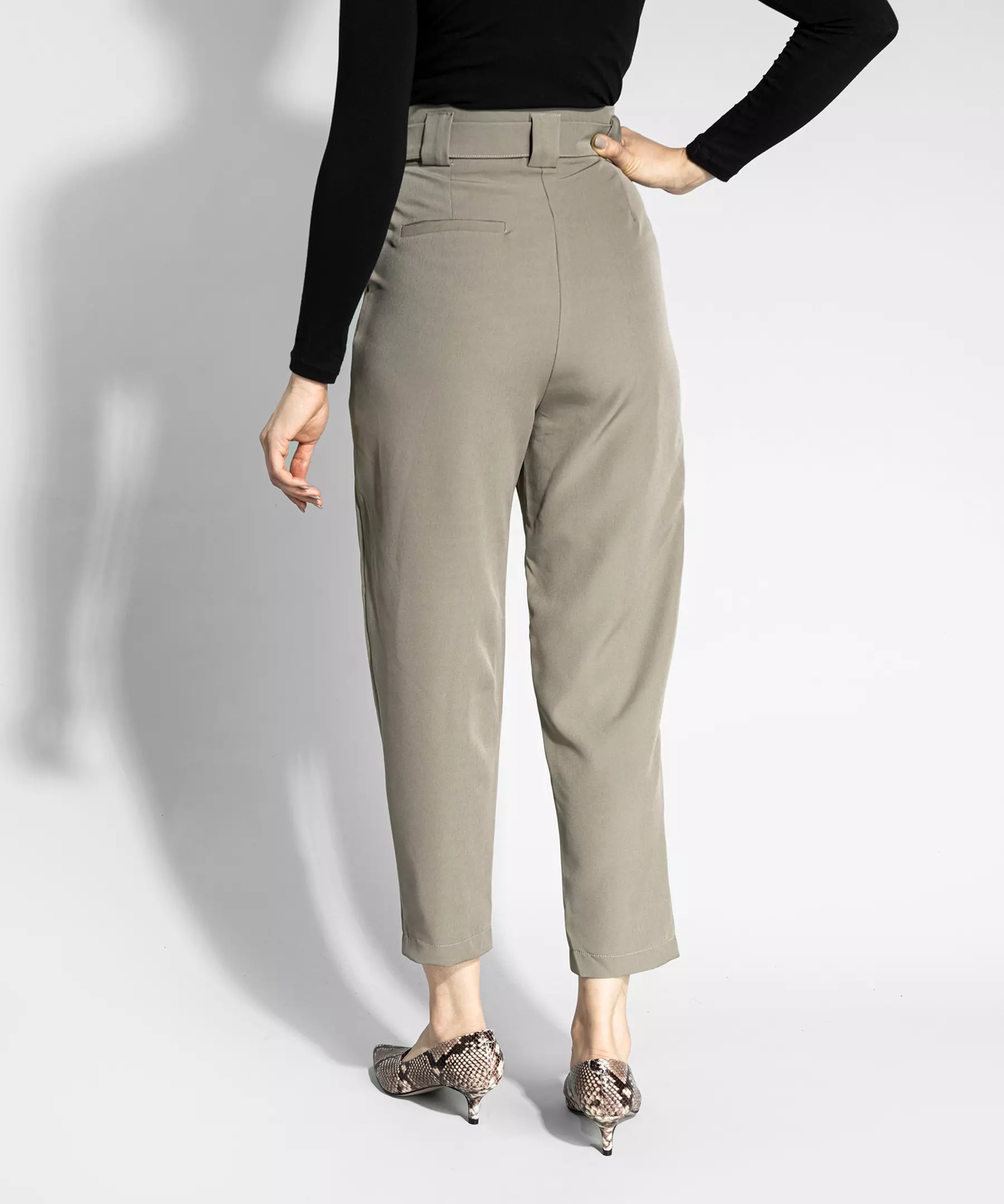 Pantalons Plissés Simples Ajustés avec Ceinture pour Femme
