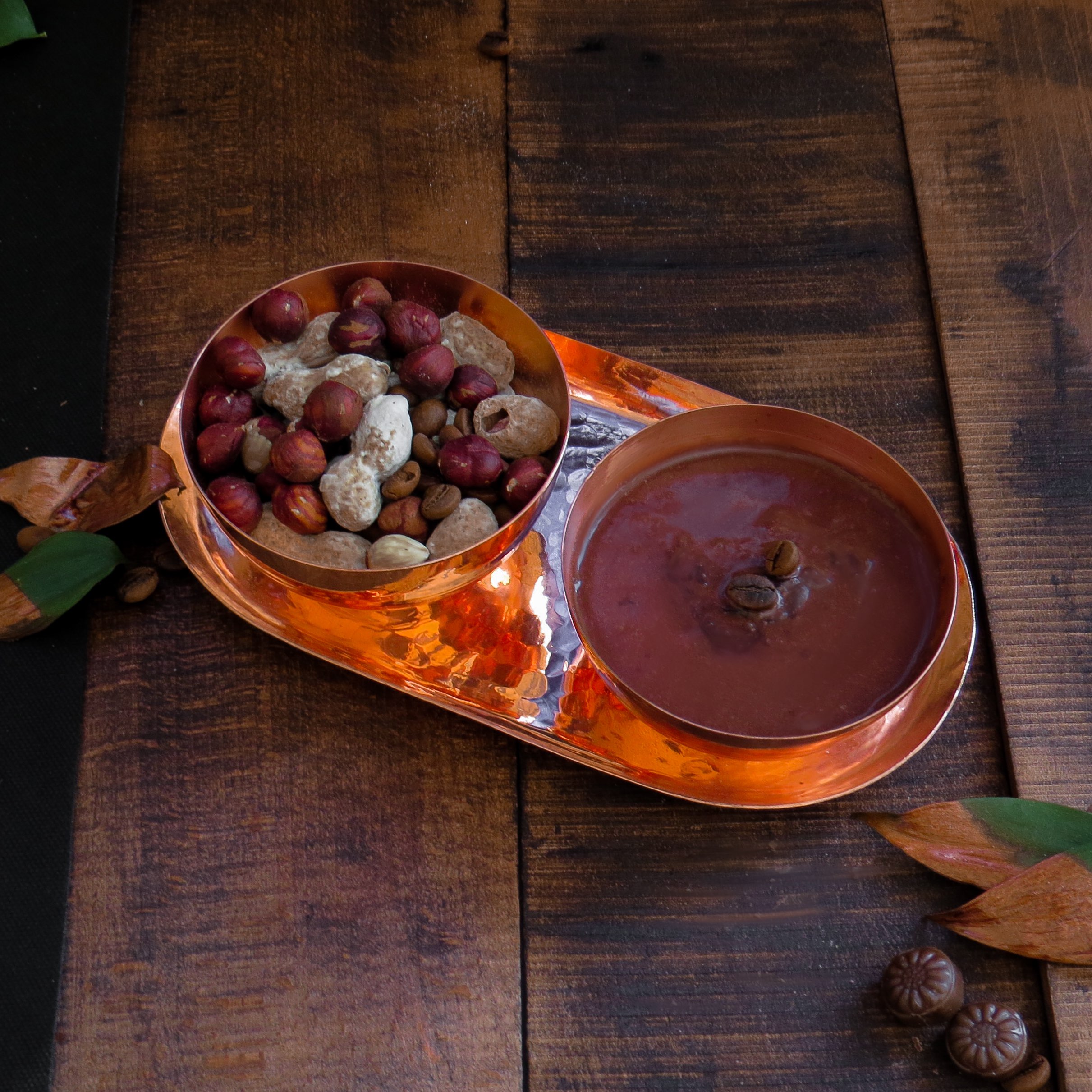 Plat de Service Persan en Cuivre Traditionnellement Martelé Mojdeh