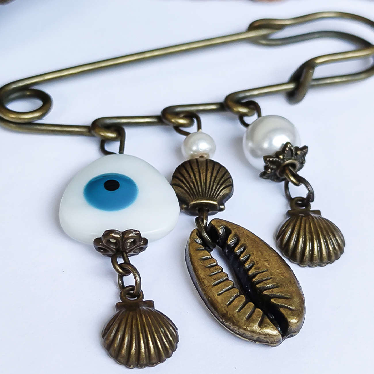 Broche de Sécurité pour Femmes – Modèle Coquillage pour Style Élégant