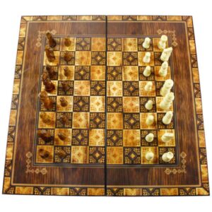 Plateau d’Échecs en Marqueterie Incrustée en Bois Persan avec 32 Pièces & Design Artistique