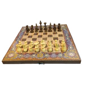 Plateau d’Échecs en Marqueterie Incrustée en Bois Persan avec 32 Pièces & Design Traditionnel