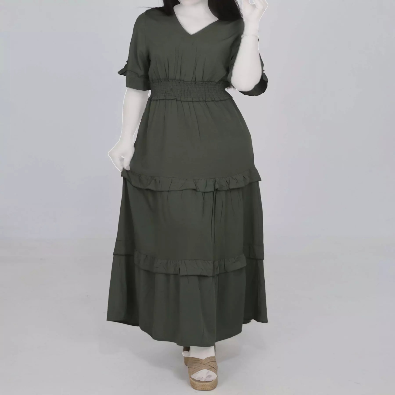 Robe à manches courtes à volants pour femmes avec décolleté en V