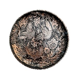 Plat décoratif en cuivre avec design Gol o Morgh inspiré de la Perse