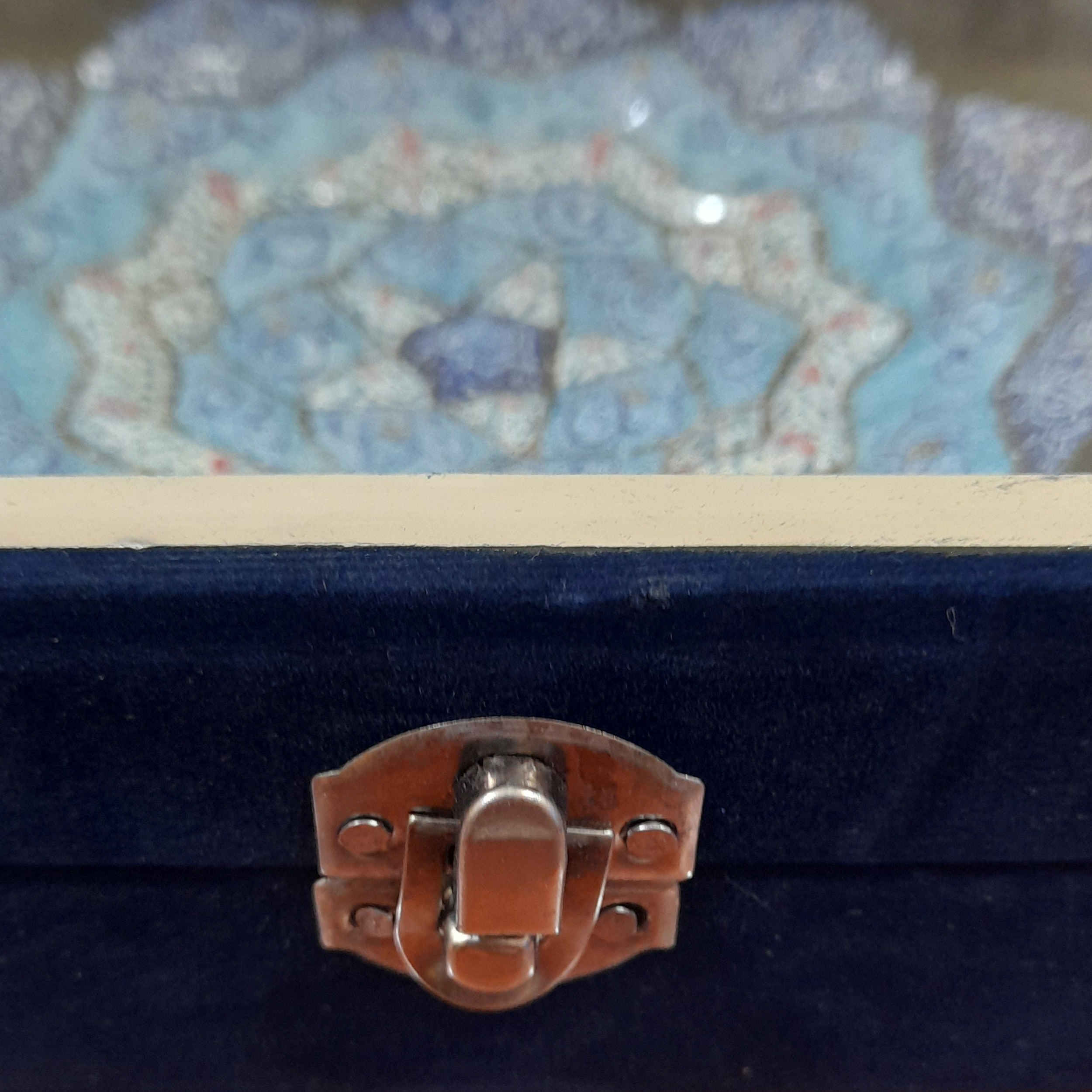 Plat décoratif en cuivre avec minakari persan pour la décoration intérieure