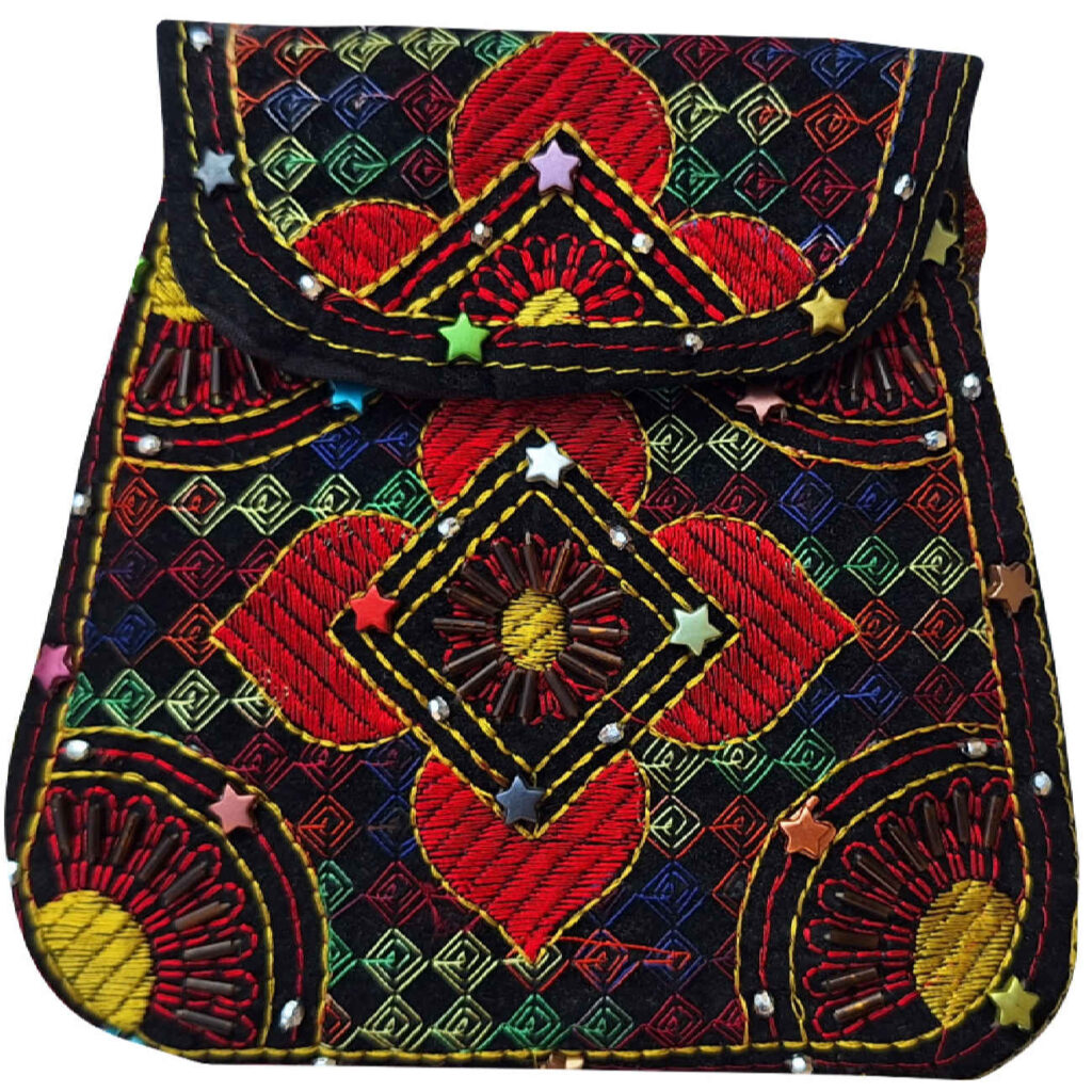 Sac bandoulière ethnique brodé style Baluchi
