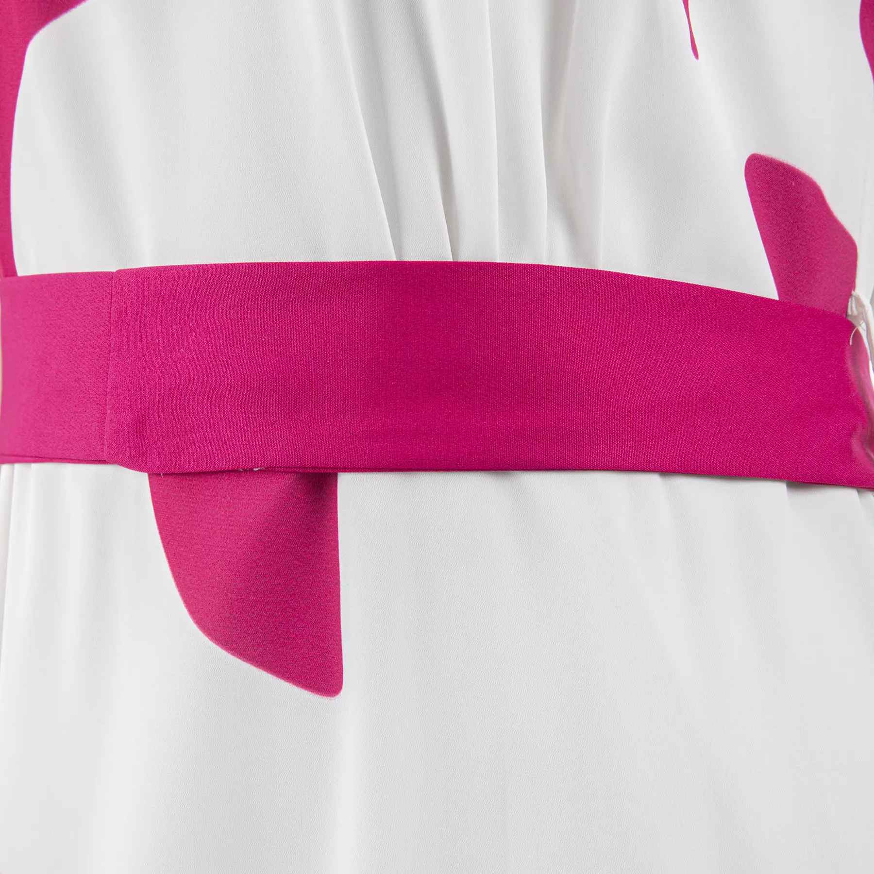 Robe ajustée avec ceinture pour femmes avec design floral