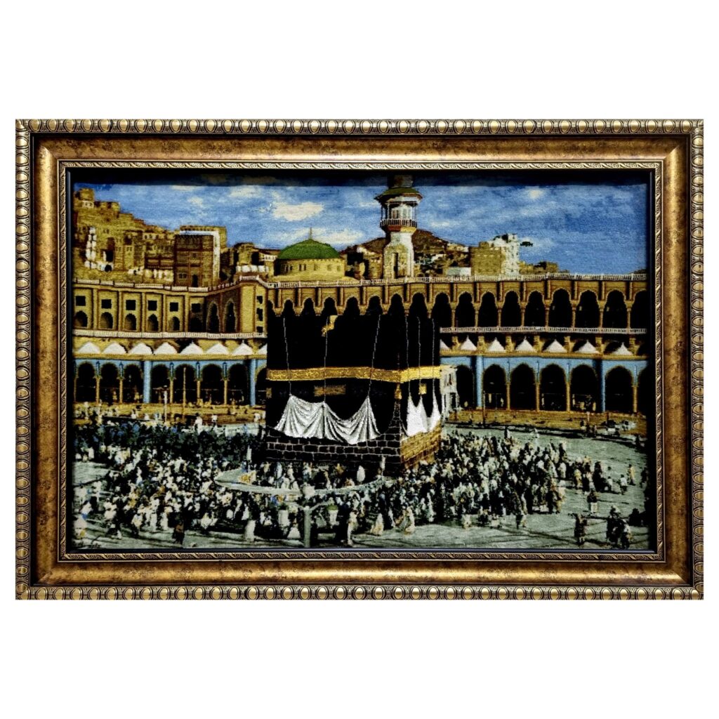 Tapis persan figuratif en soie noué à la main de Tabriz représentant la cour de la Kaaba