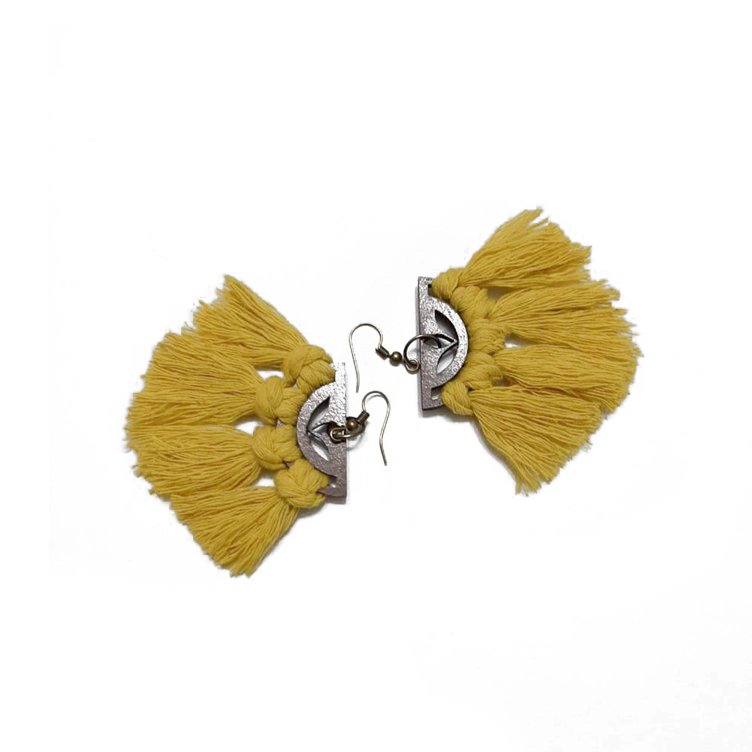 Boucles d’oreilles créoles à pompons en macramé, modèle Cercle pour femmes