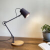 Lampe de bureau en métal réglable fait main – adaptée à la lecture