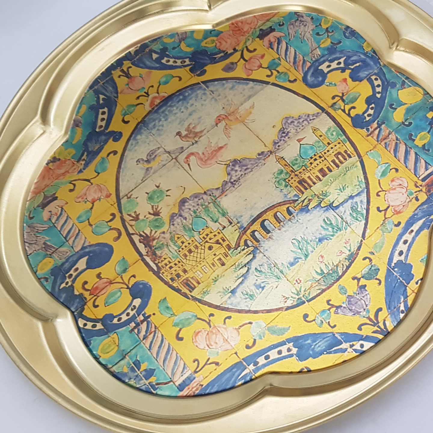 Plateau de service en laiton persan, élégance dans le design paysager