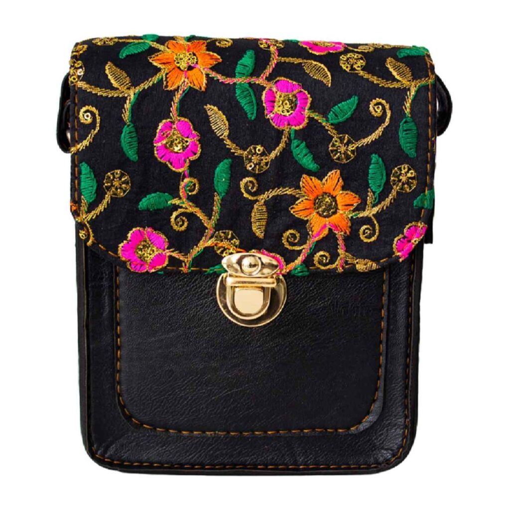 Sac bandoulière persan brodé à la main, design floral