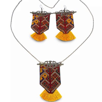 Ensemble boucles d’oreilles et collier brodés persans, modèle Balochi