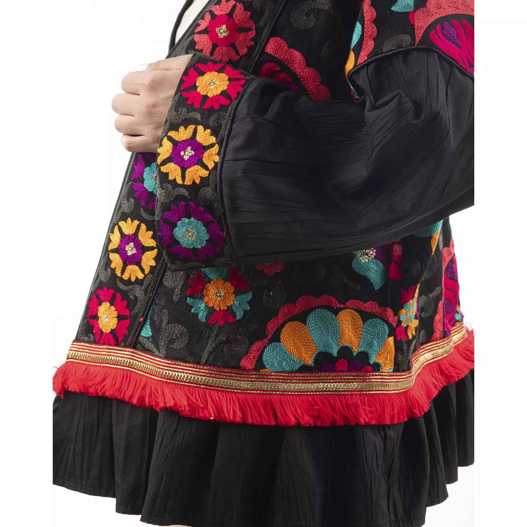 Manto persan brodé pour femmes avec design floral