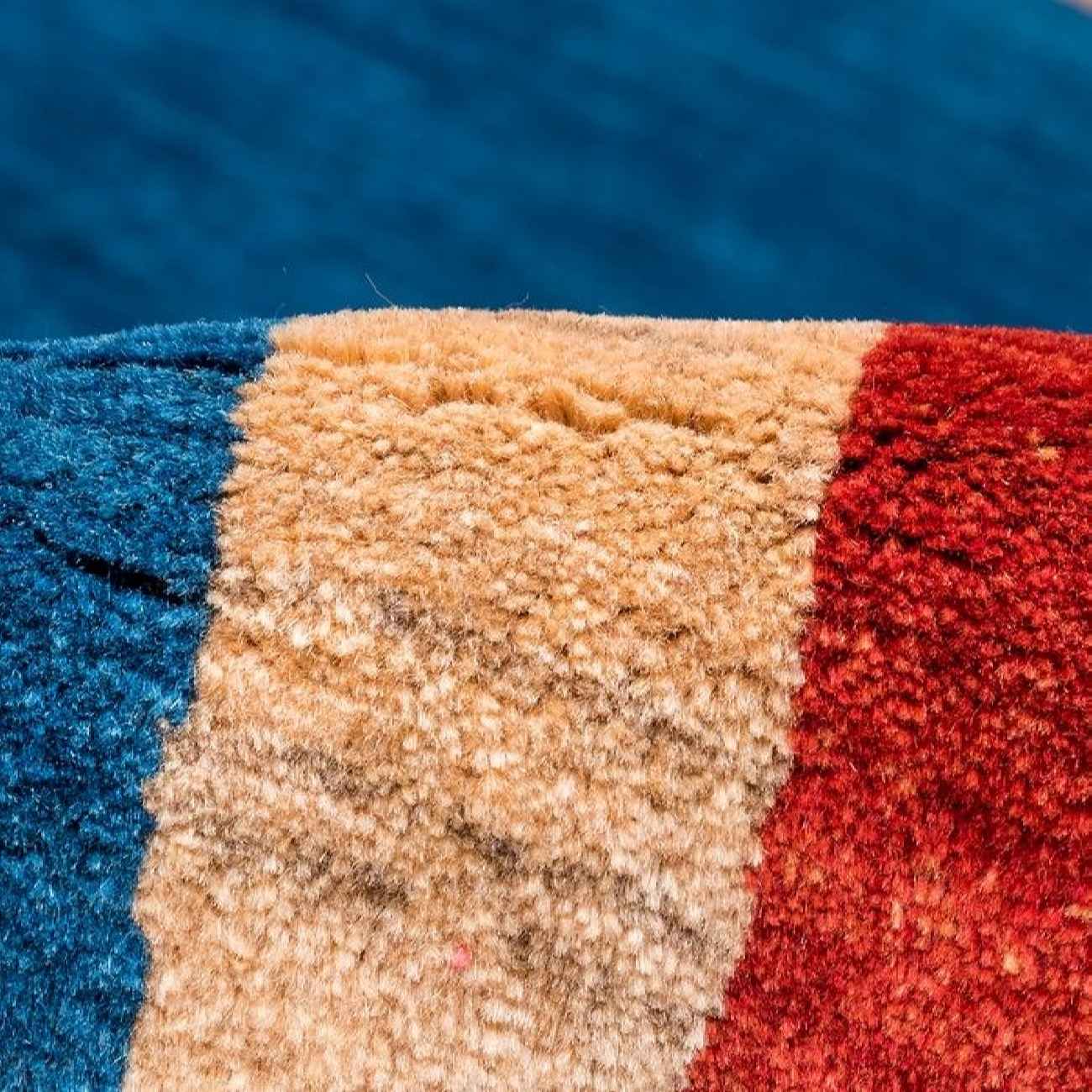 Tapis Gabbeh Persan en laine authentique tissé à la main dans le Fars, bordé