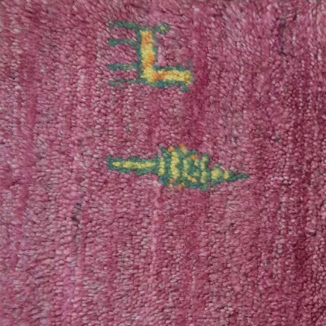 Tapis Gabbeh persan avec laine tissé à la main en Iran rouge