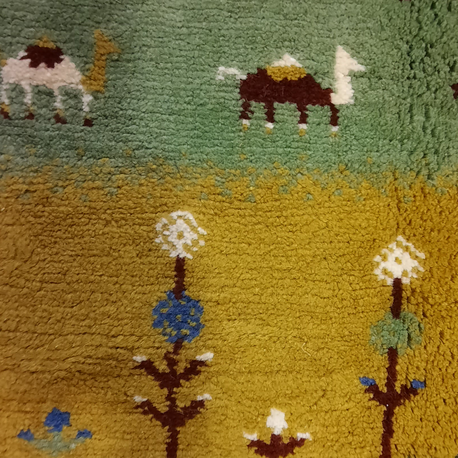 Tapis Gabbeh persan en laine tissé à la main en Shiraz motifs d’arbres verts