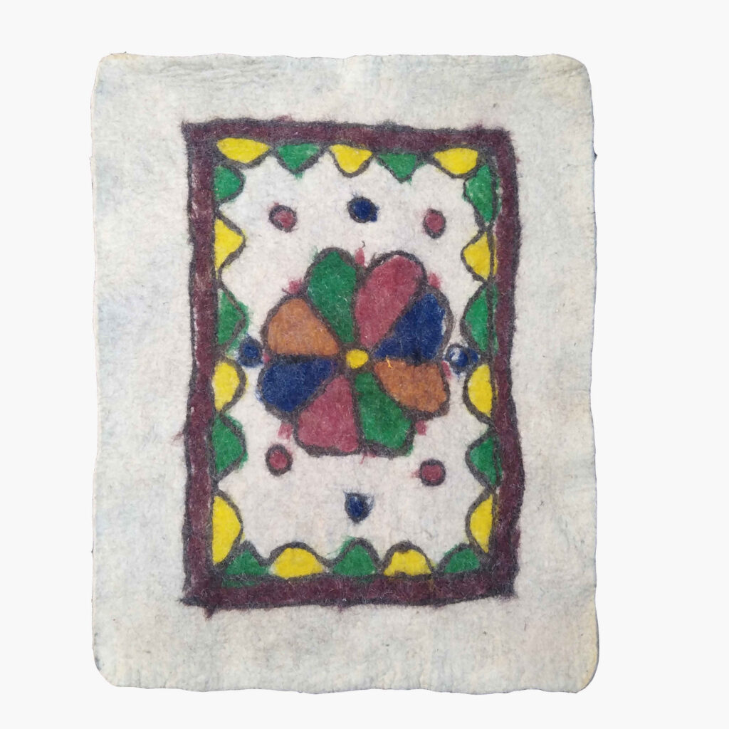 Tapis en feutre de laine persan 100% naturel et fait main Rukhsana