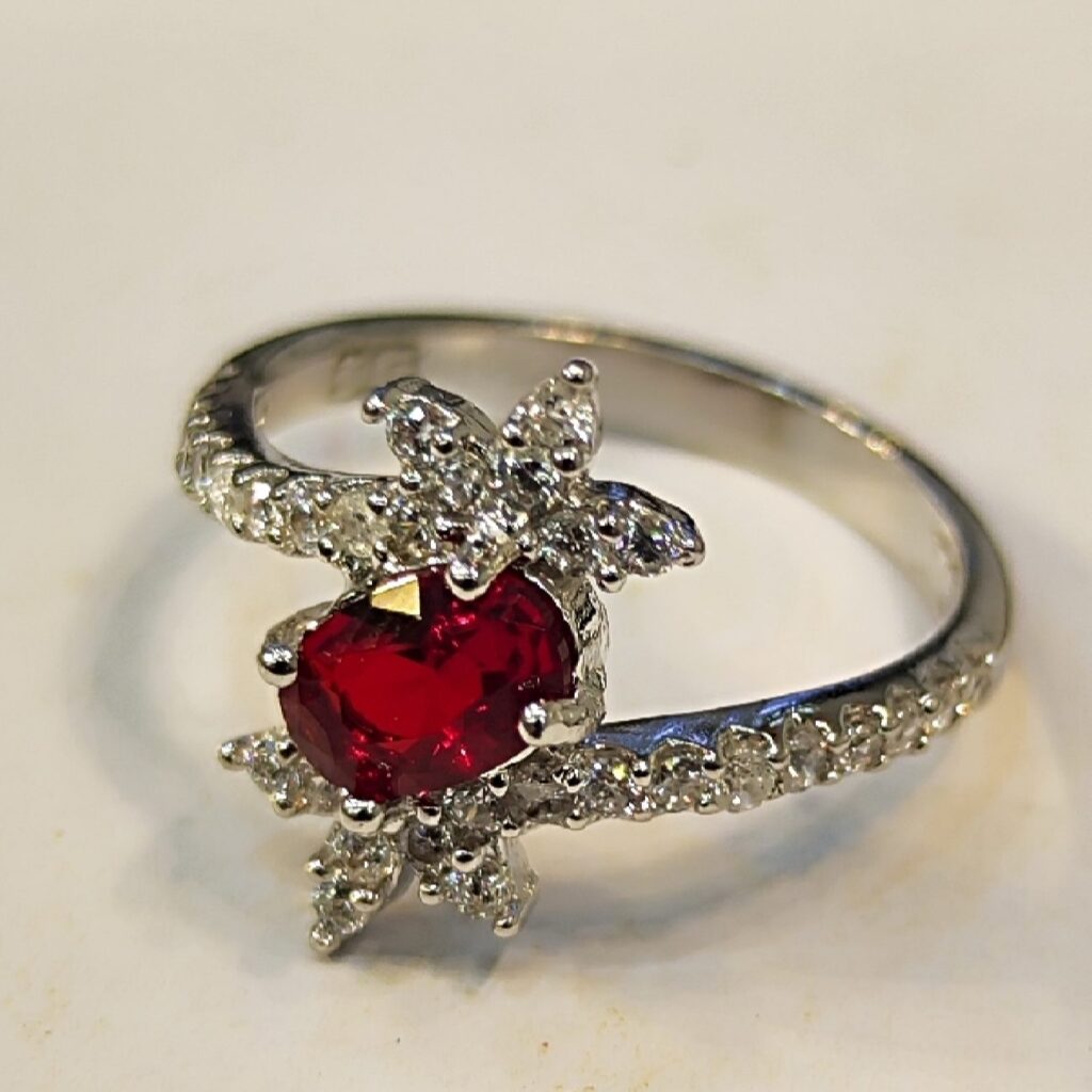 Bague de fiançailles en argent avec rubis rouge Bliss pour femmes Modèle Princesse