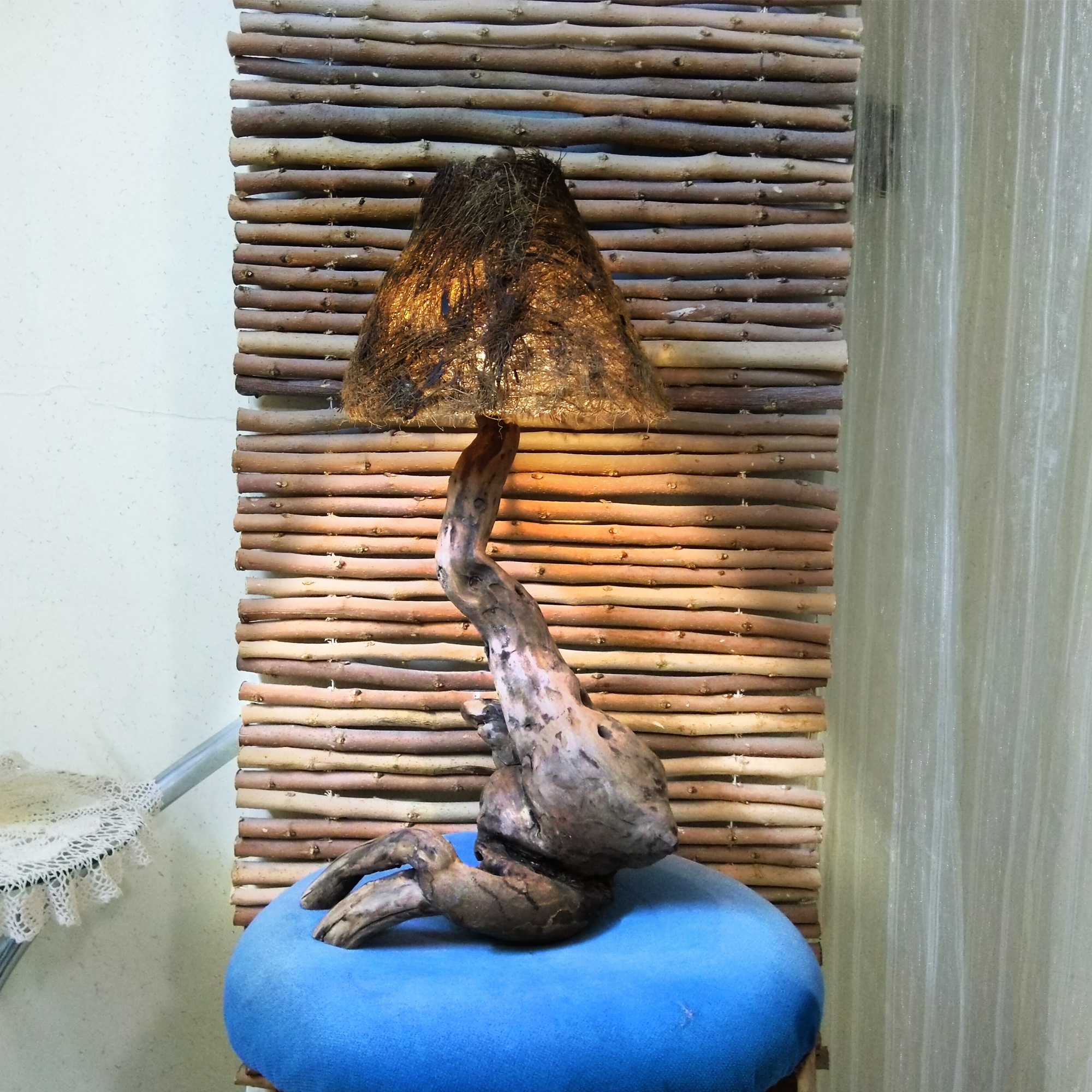 Lampe de table en bois rustique – élégance artisanale pour la décoration intérieure