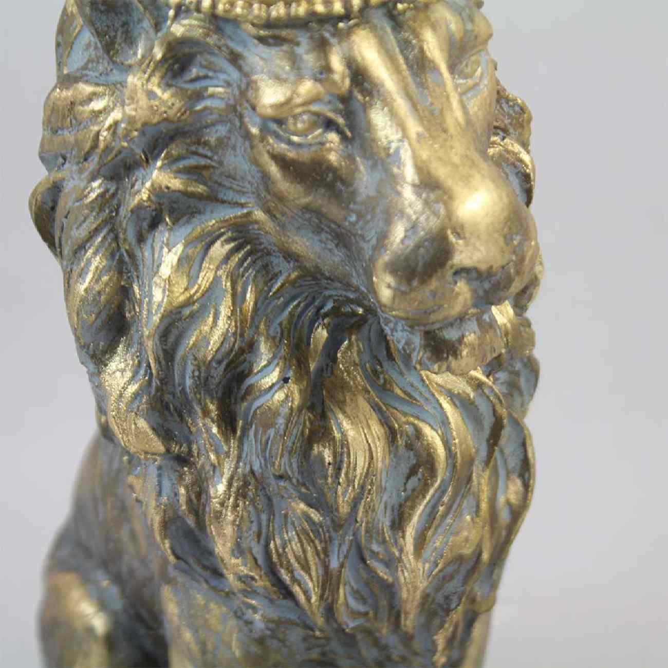 Figurine de lion assis avec couronne – Sculpture d’animal royal