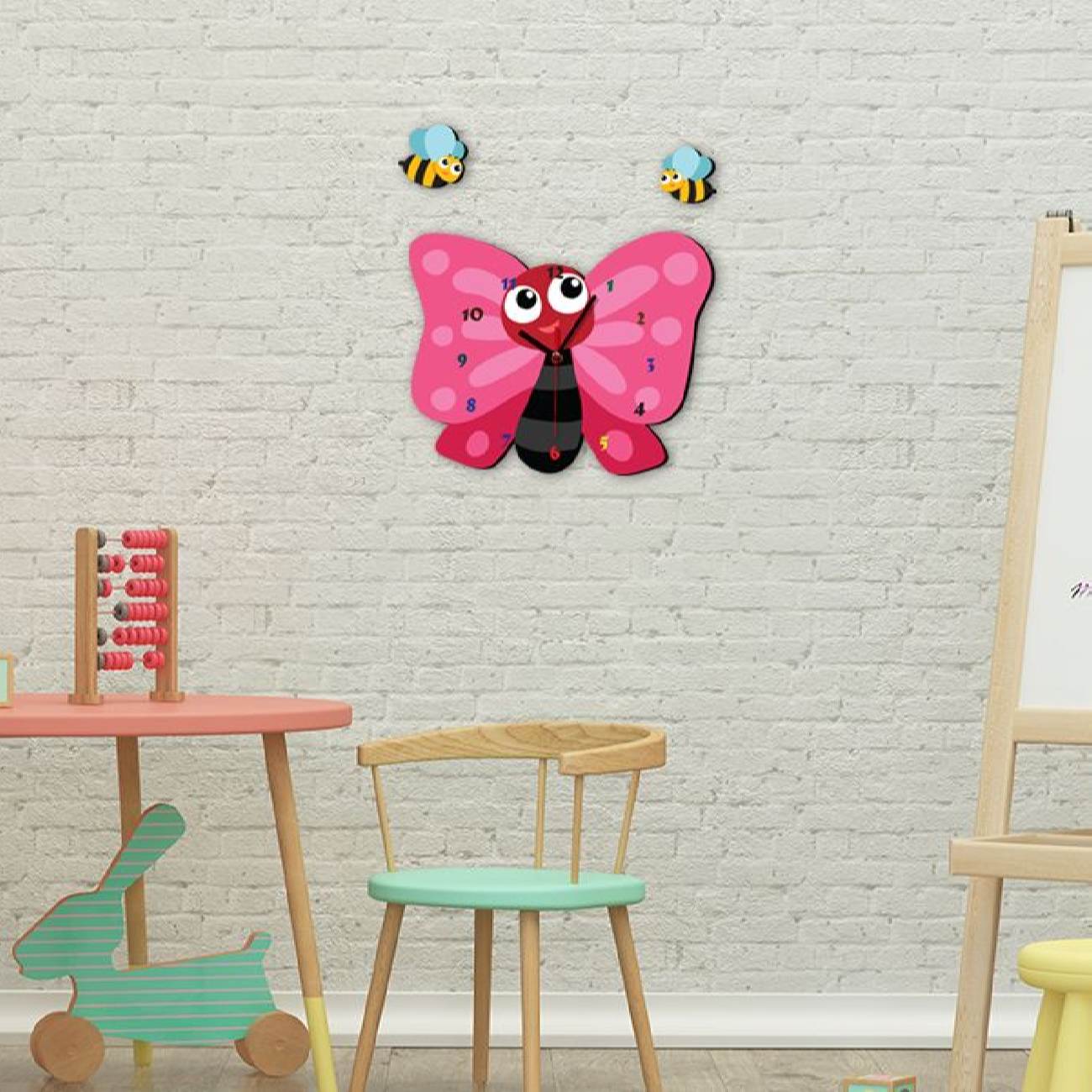 Horloge Murale en Bois pour Chambre d’Enfant avec Design de Papillon Mignon