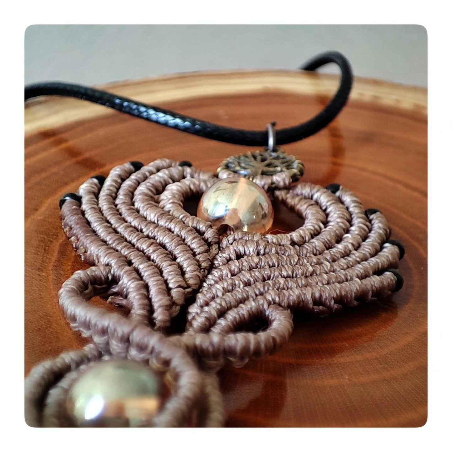 Collier Bohème Artistique en Macramé, Fait Main