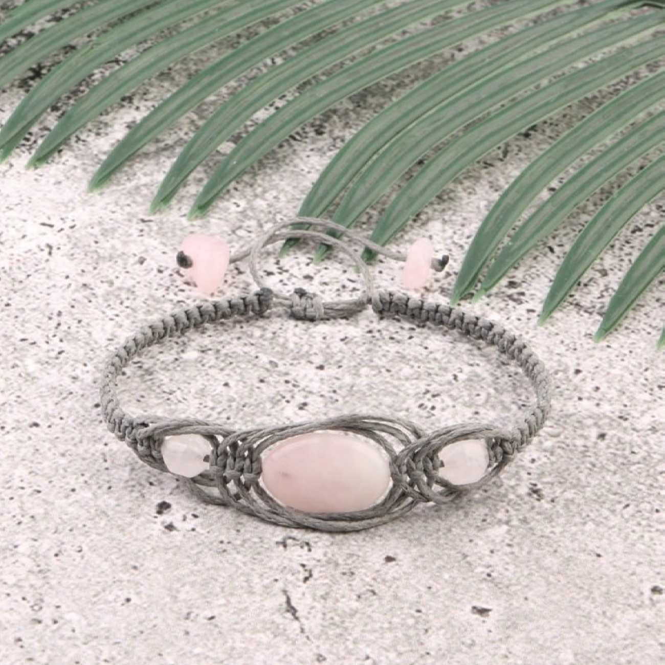 Bracelet macramé brodé bohème pour femmes modèle Quartz Rose