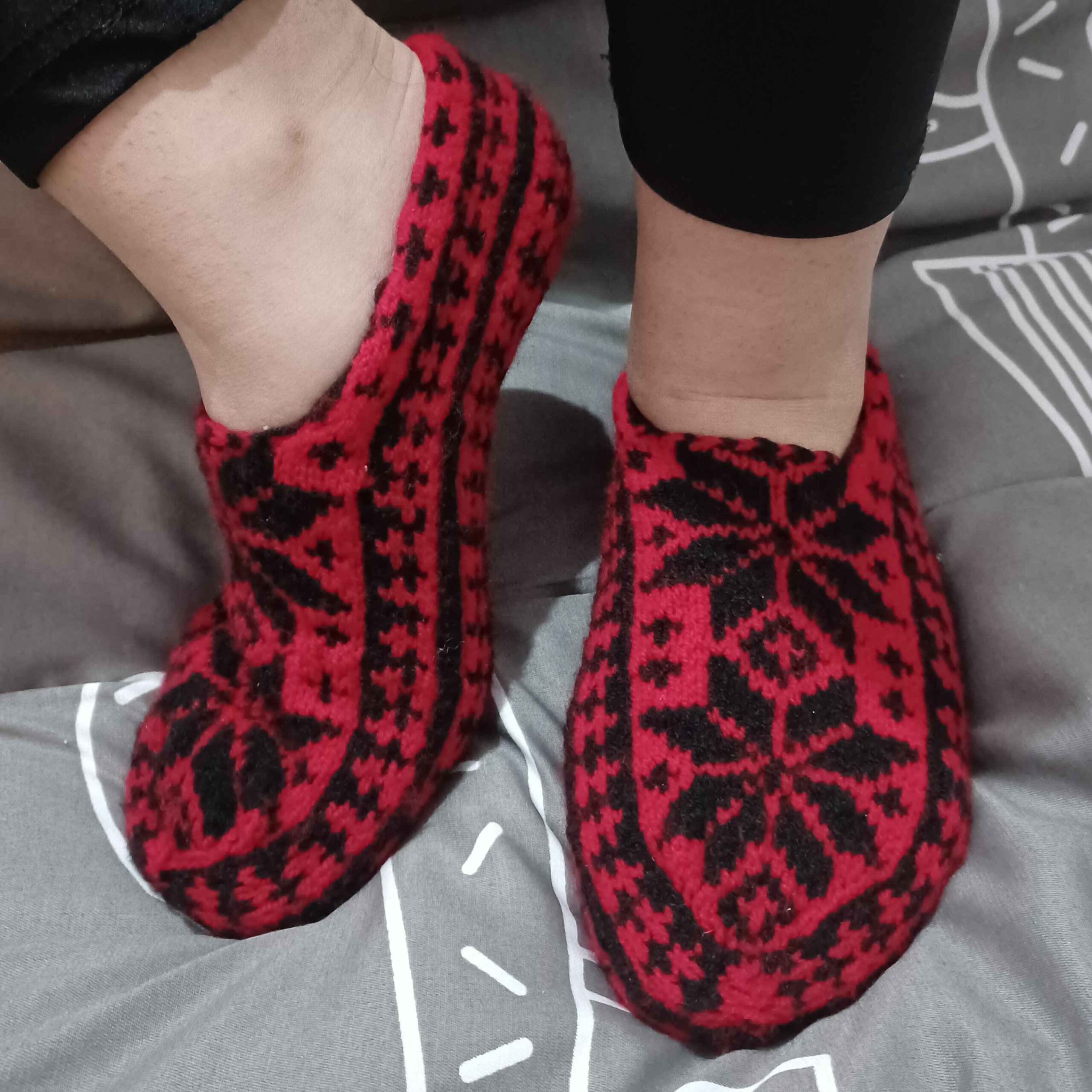 Pantoufles Crochet Giveh pour Femmes avec Design Traditionnel Tissées à la Main