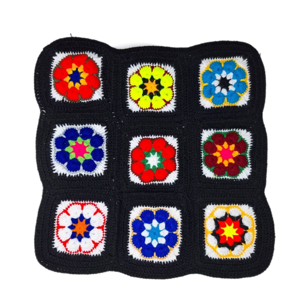 Nappe au Crochet Tricotée à la Main en Design Floral Modèle Aref