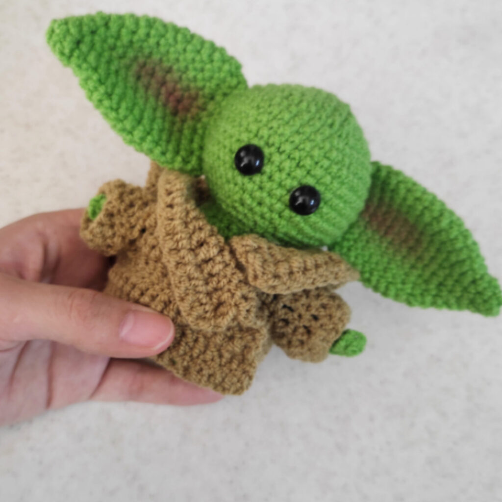 Amigurumi Grogu en Peluche – Bébé Yoda en Crochet