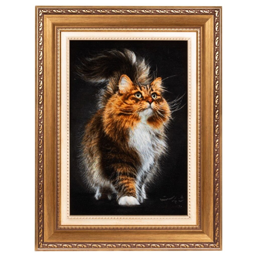 Tapis persan figuratif noué à la main de Tabriz représentant un chat