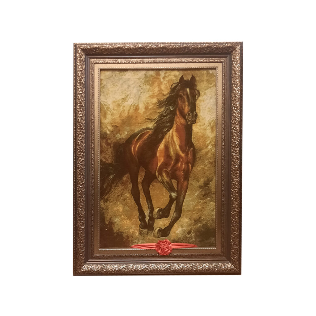 Tapis persan figuratif en soie noué à la main de Tabriz représentant un cheval
