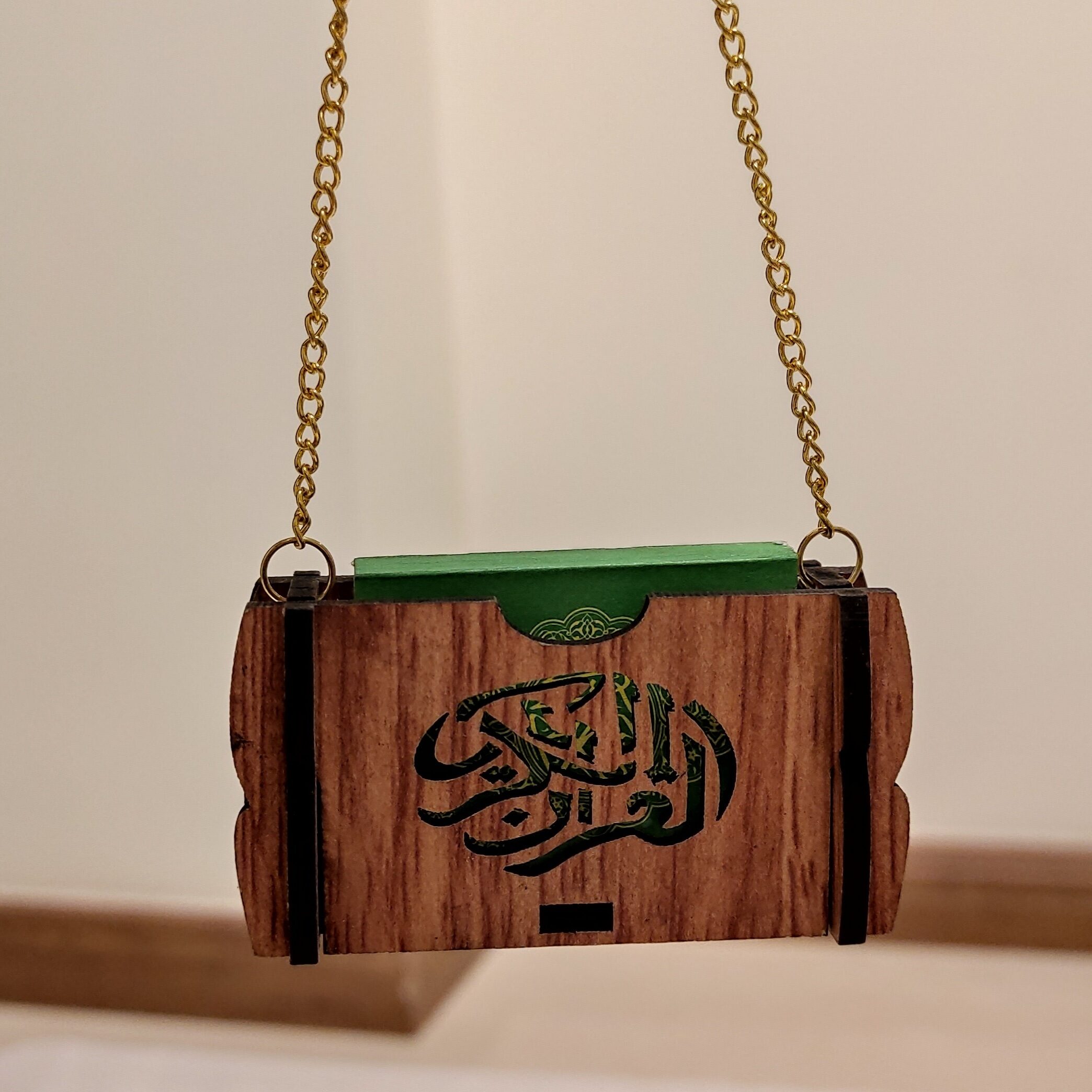 Pendentif de Miroir Arrière-Vue de Voiture Islamique Suspendu avec Coran de Poche 4 Qul Surah