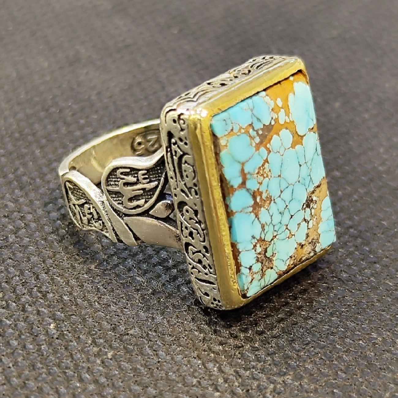 Bague Modèle Carrée Islamique en Argent Persan avec Turquoise de Neyshabur pour Homme