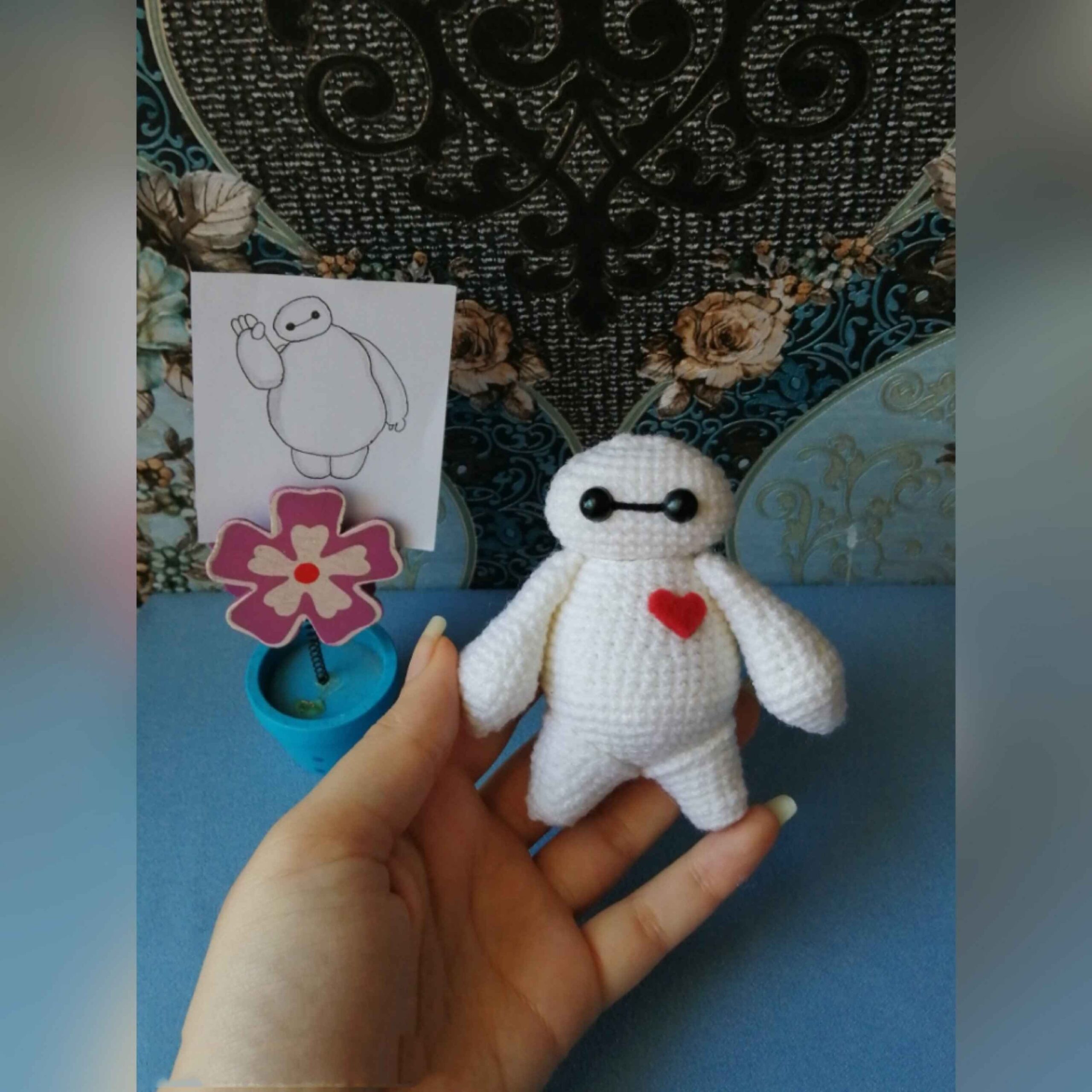 Amigurumi Baymax en Peluche – Jouet en Crochet Doux et Charmant