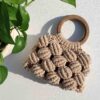 Sac macramé tissé à la main avec poignée en bois, modèle Walnuts