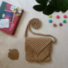 Macrame Sling Bag Handwoven for Women Model BohoSac bandoulière en macramé tissé à la main pour femmes, modèle Boho