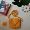 Macrame Sling Bag Handwoven for Women Model BohoSac bandoulière en macramé tissé à la main pour femmes, modèle Boho