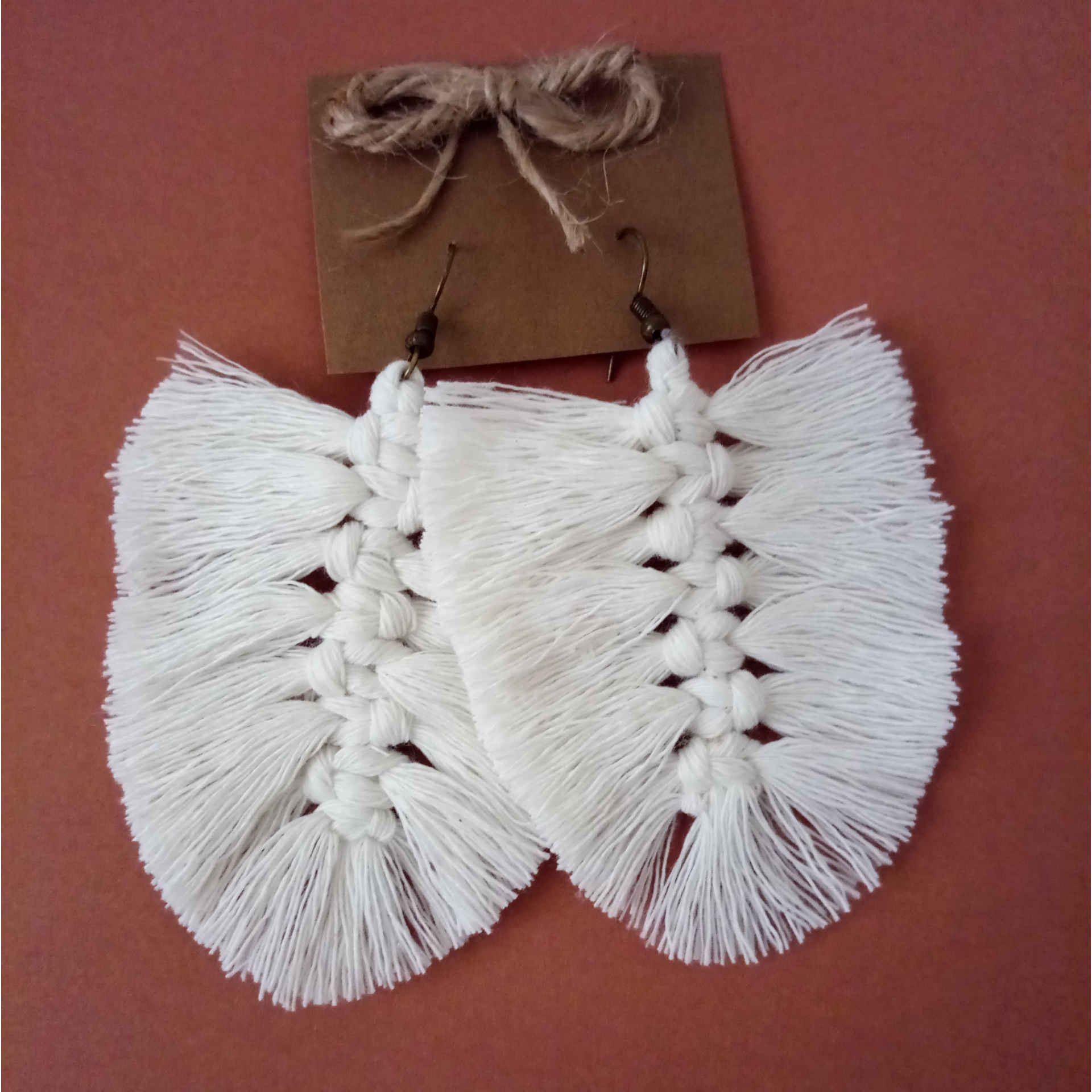 Boucles d’oreilles à pompons en macramé pour femmes, modèle Feuille