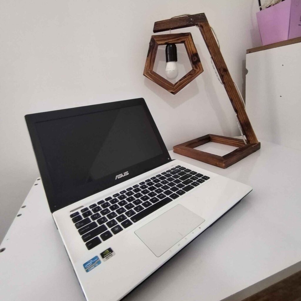 Applique murale en bois moderne et minimaliste