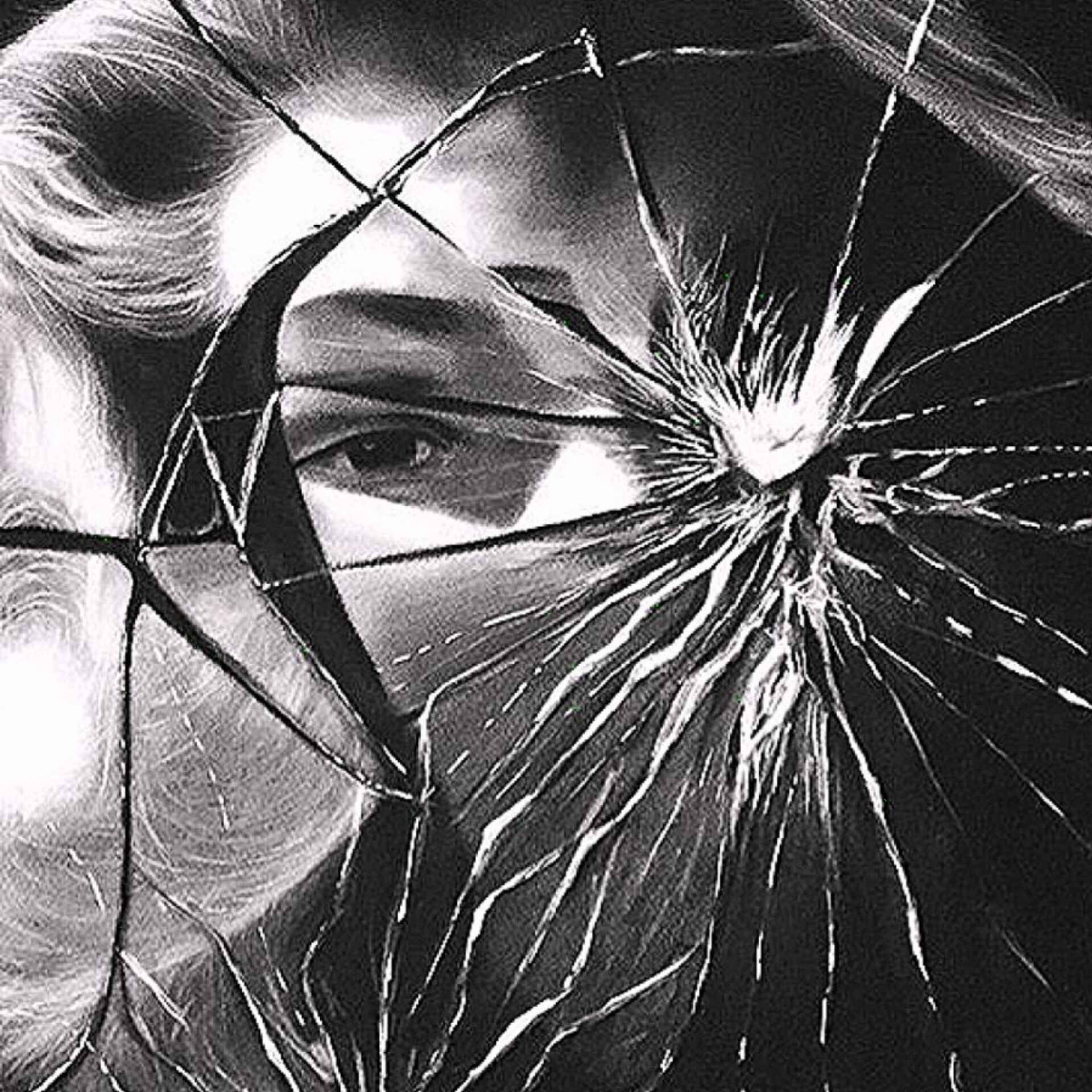 Dessin original au stylo noir avec design miroir brisé sur carton