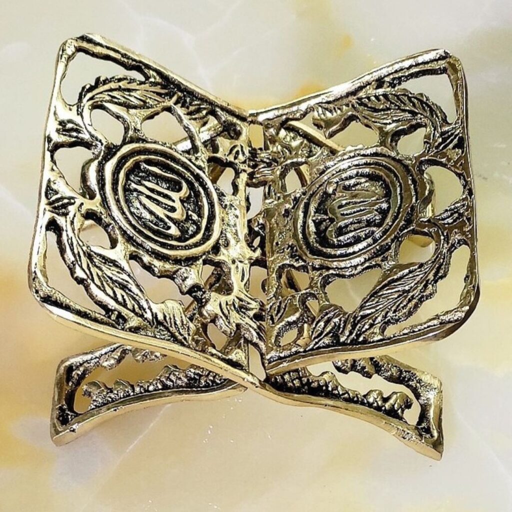 Support Rehal en laiton pliable pour le Coran avec design gravé