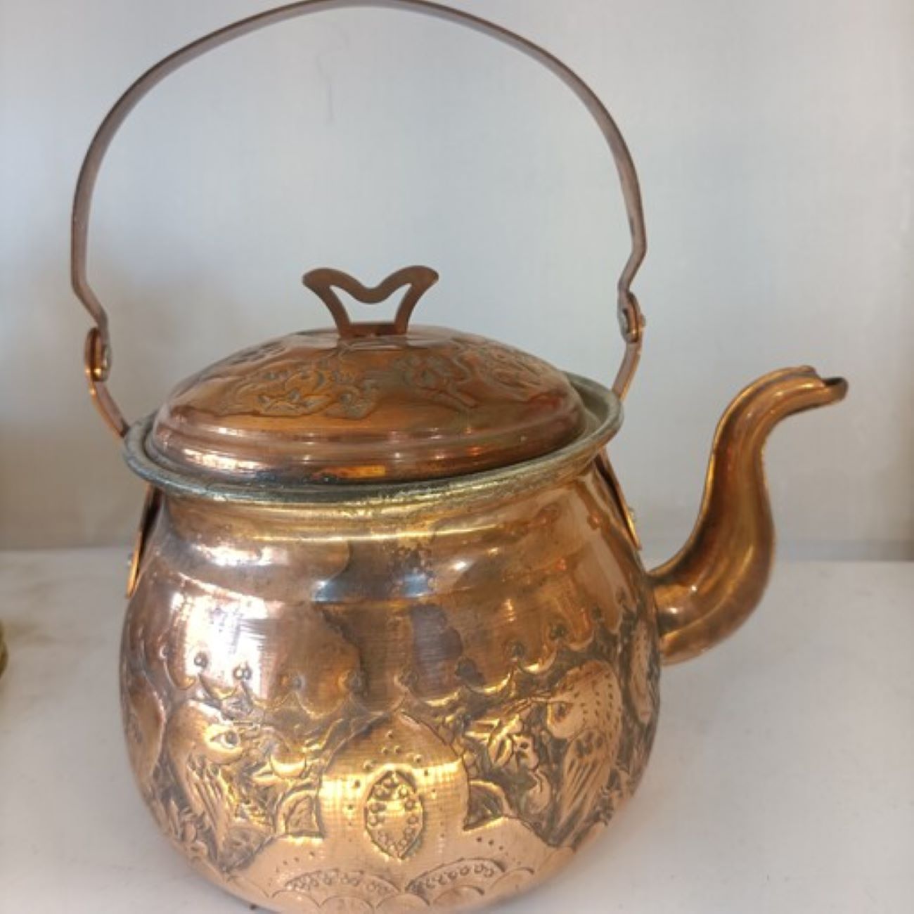 Bouilloire en cuivre persan durable pour cuisinière traditionnelle martelée Rahim