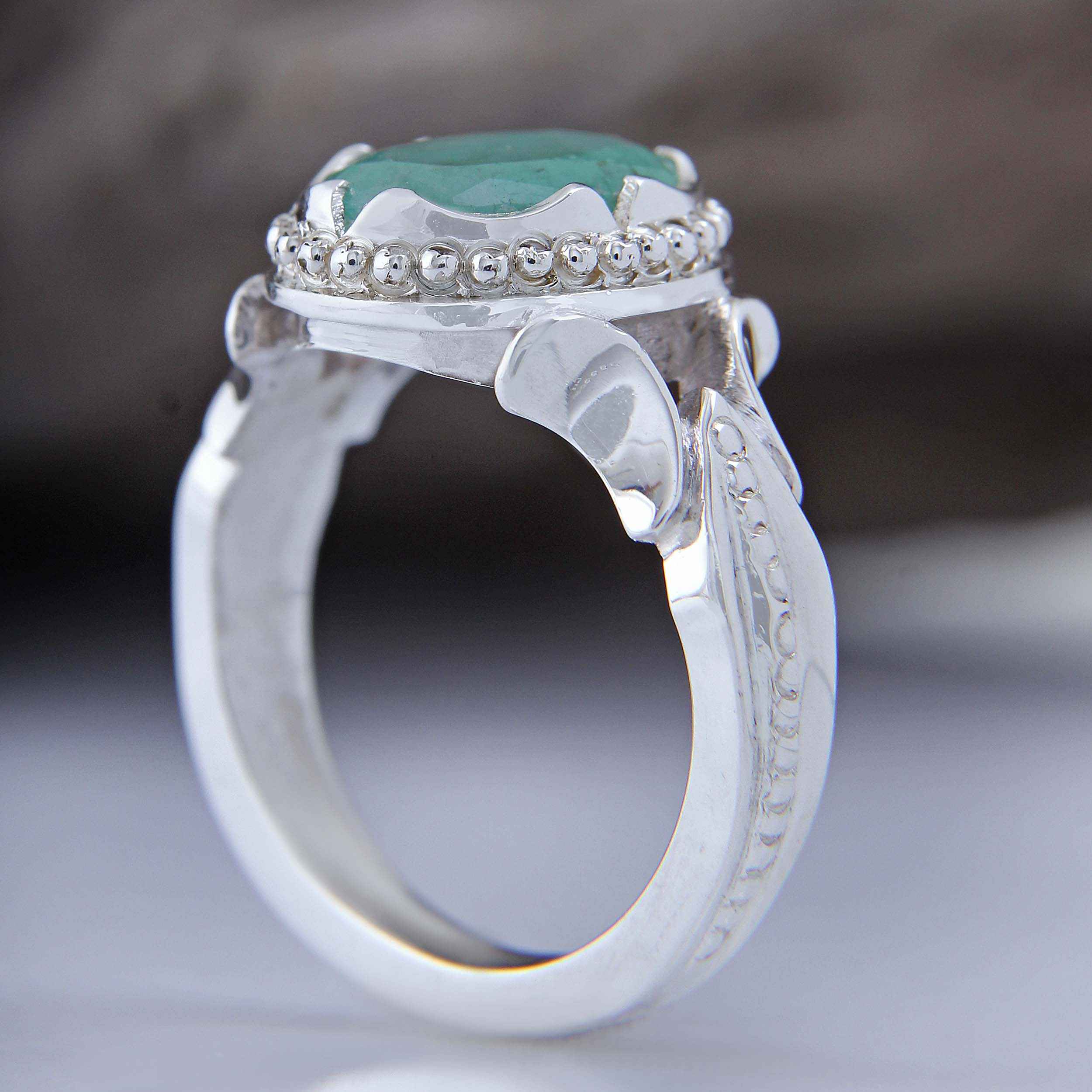 Bague en Argent avec Émeraude Verte Persane pour Homme Fabriquée à la Main Modèle Bahar