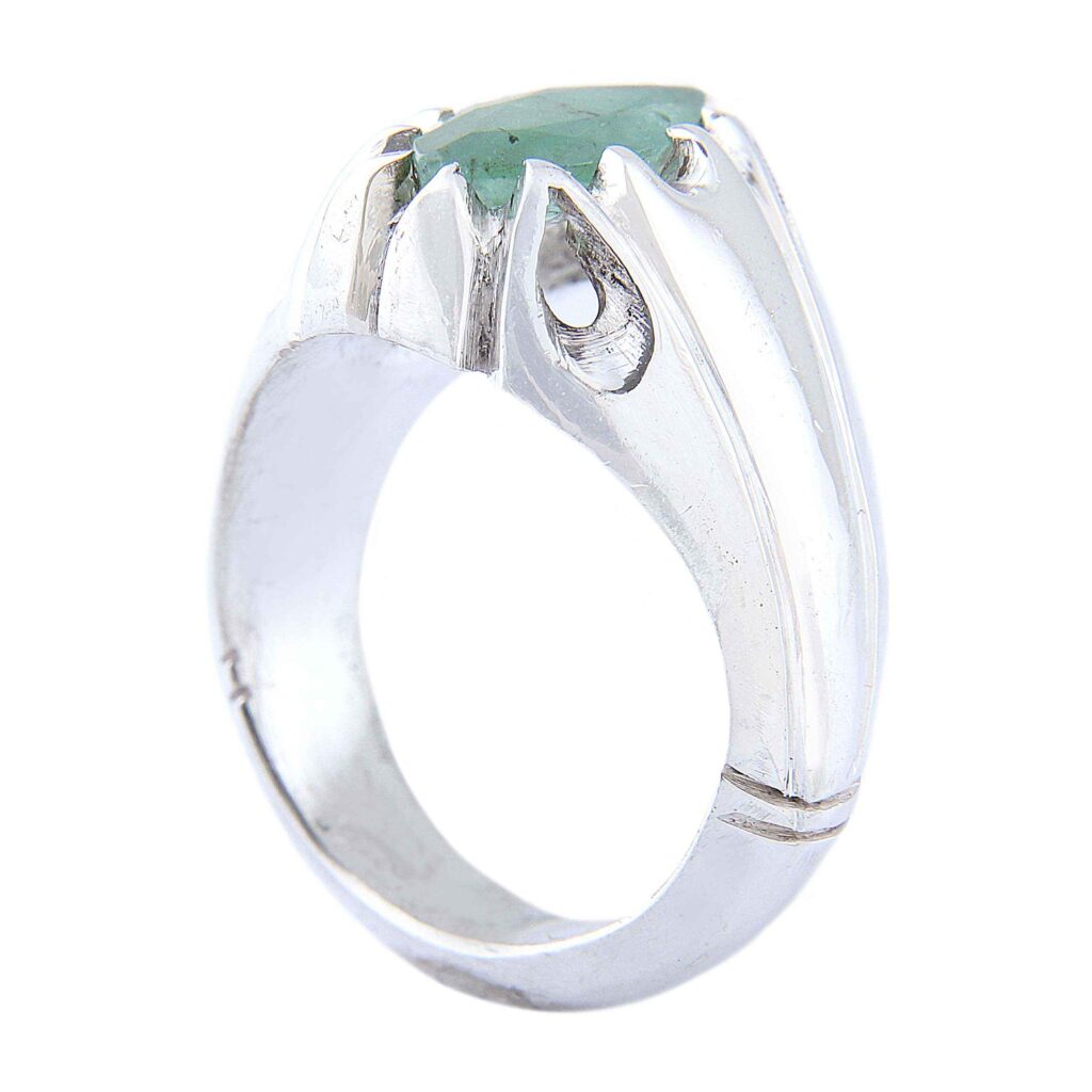 Bague en Argent avec Émeraude Verte Persane pour Homme Fabriquée à la Main Modèle Tear