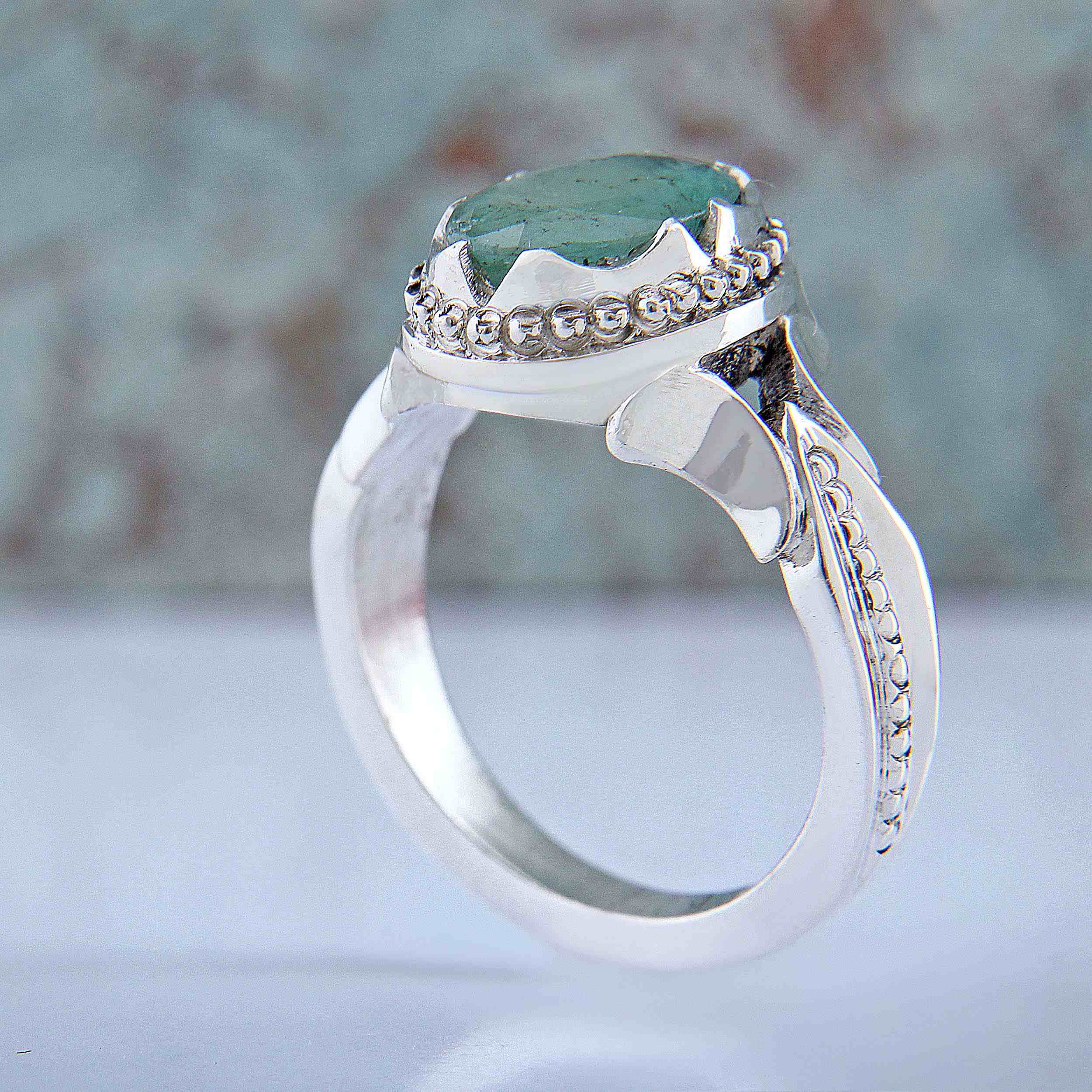Bague en Argent avec Émeraude Verte Persane pour Homme Fabriquée à la Main Modèle Zambia