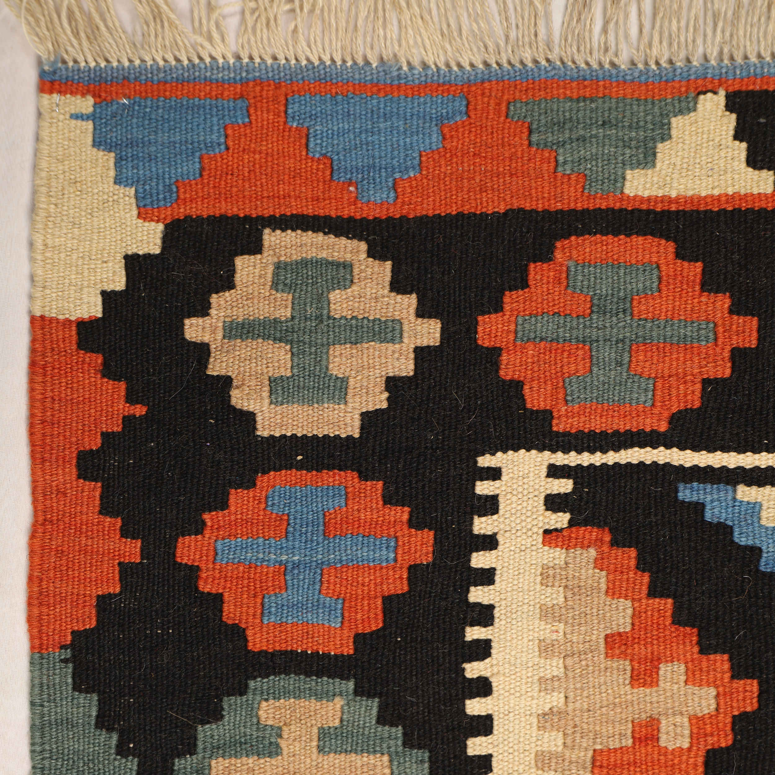 Tapis Kilim Persan en laine tissé à la main dans le Fars, géométrique Qashqai